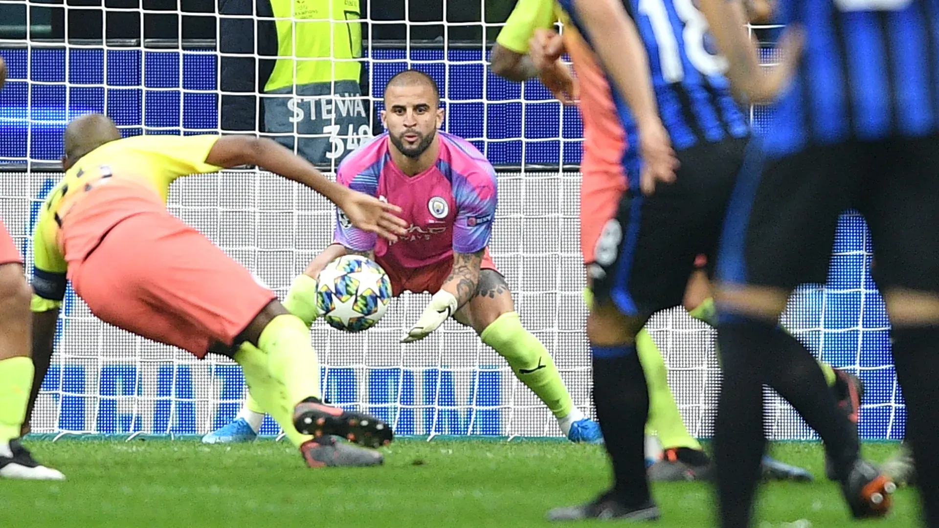 Kyle Walker: l'ultima volta a San Siro ha fatto il portiere