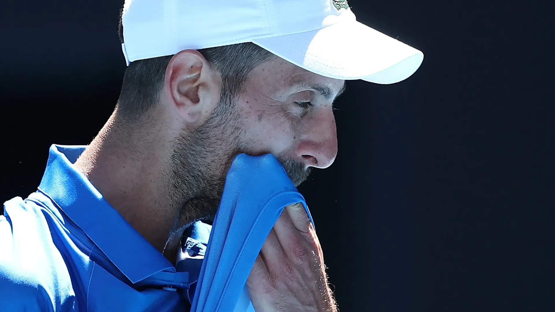 Novak Djokovic costretto al ritiro durante la semifinale degli Australian Open