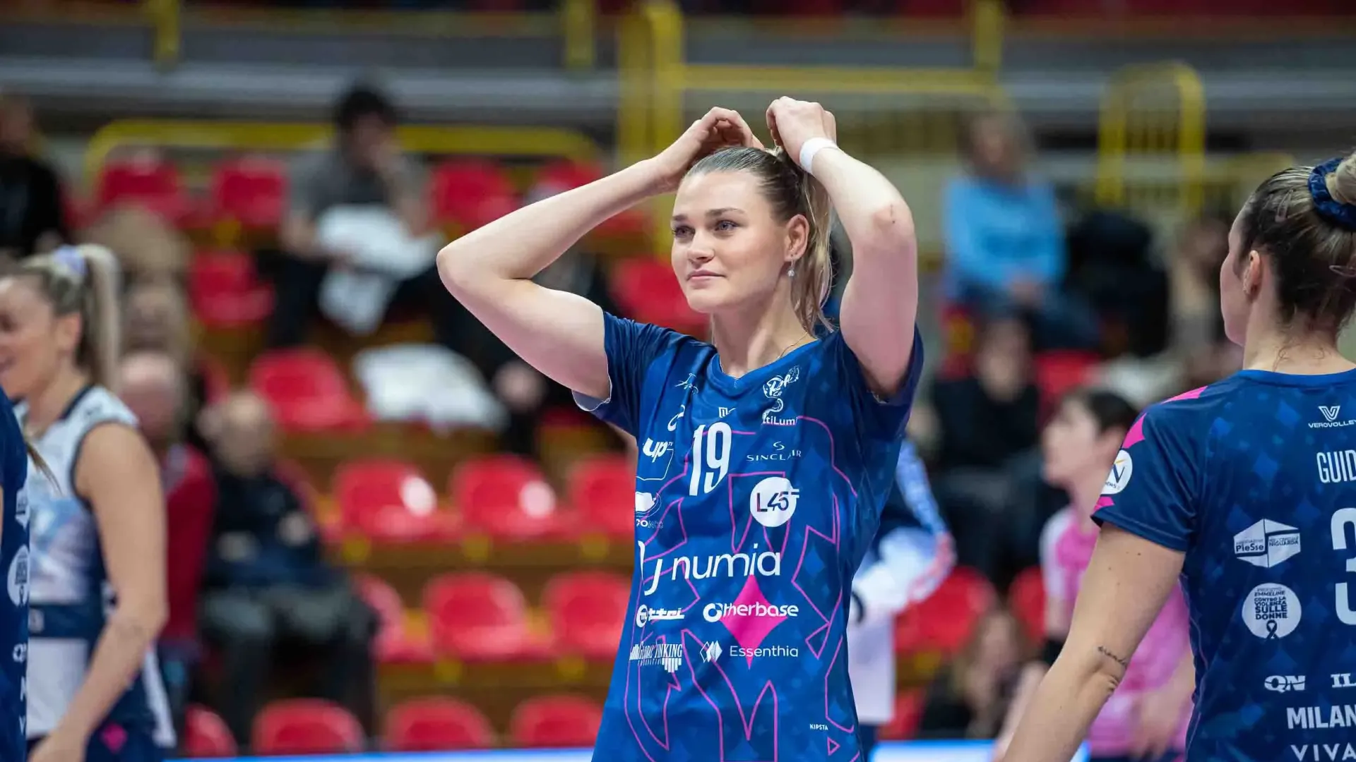 Sul campo della E-Work Arena, le ragazze di coach Lavarini hanno superato in tre set (22-25; 23-25; 16-25) le padrone di casa della Eurotek Uyba Busto Arsizio, in poco più di un’ora e un quarto di gioco.