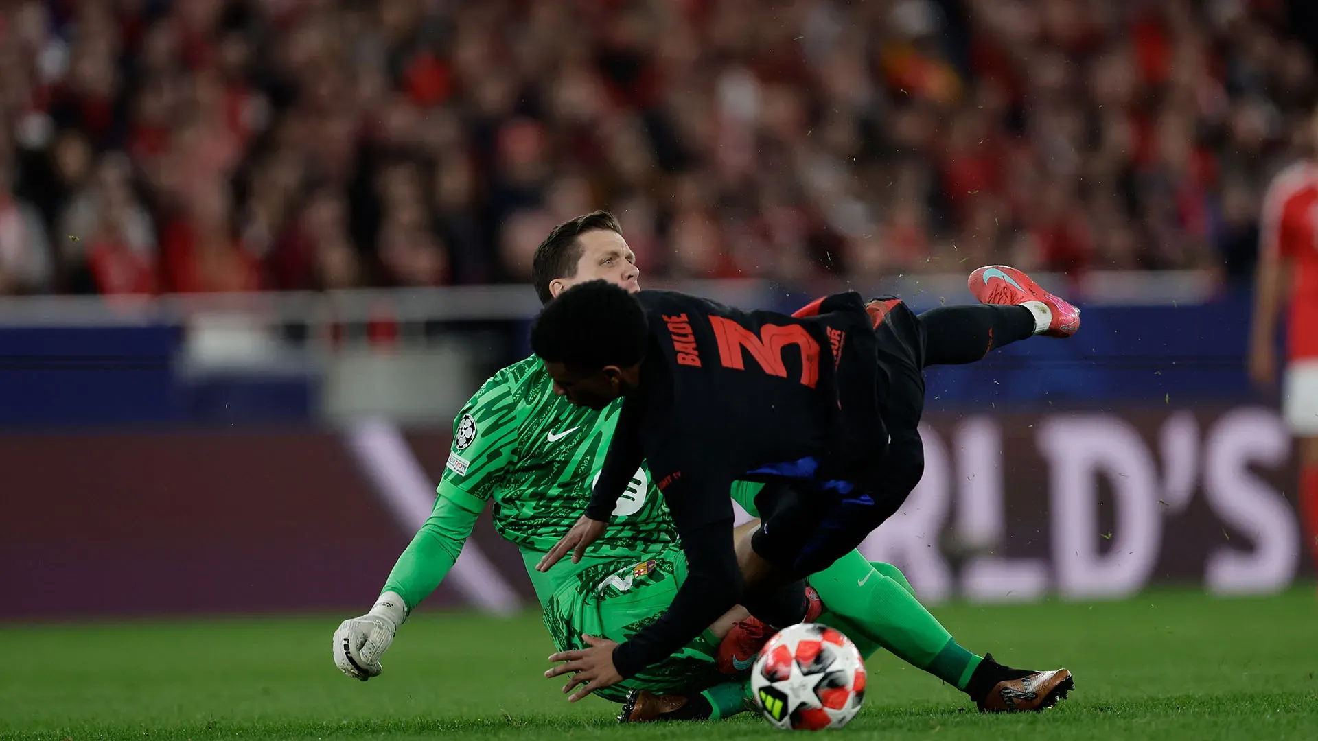 Pavlidis ne ha approfittato e ha segnato il gol del 2-1 per il Benfica