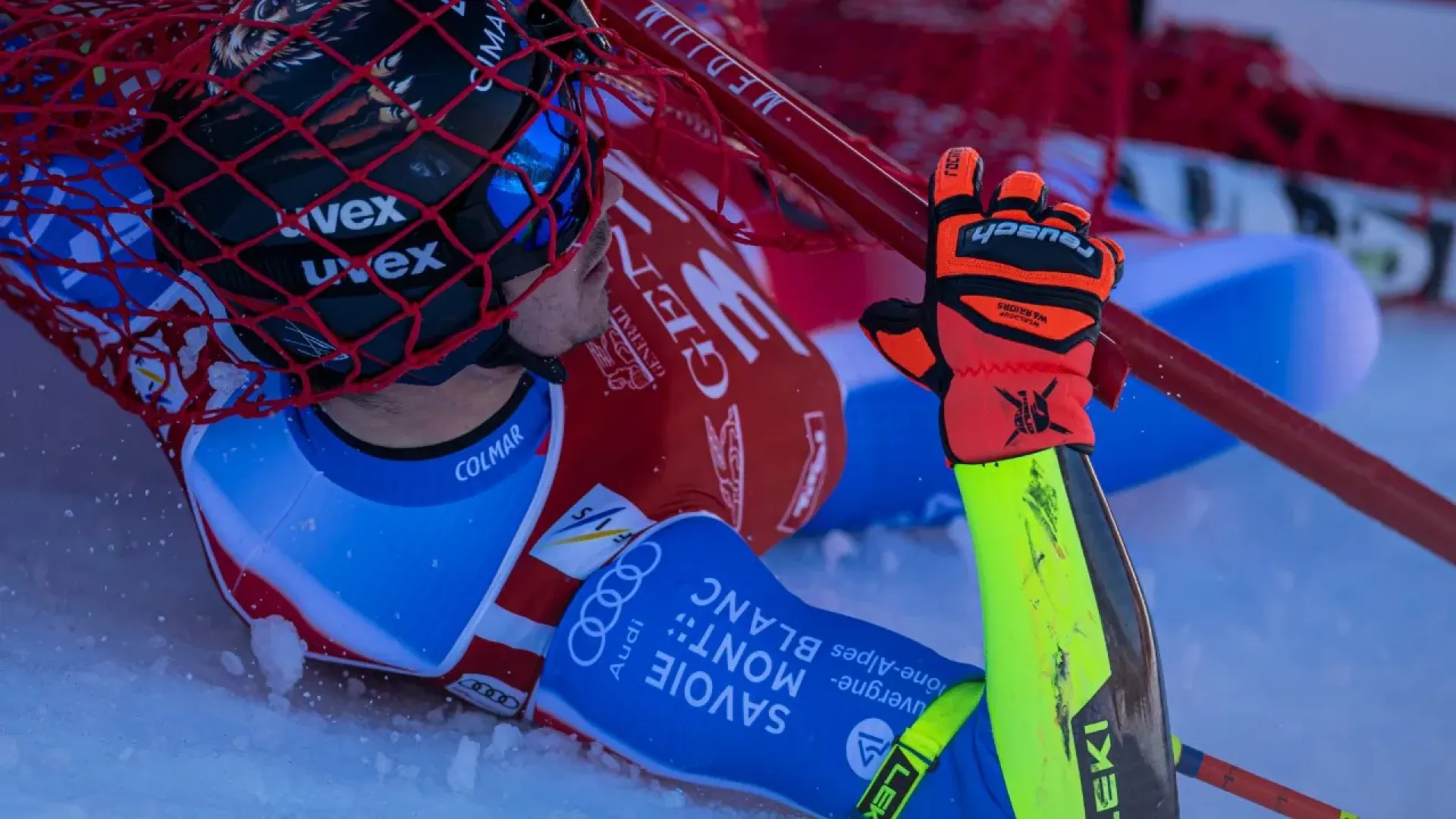 Il campione è caduto durante il Super G della Coppa del mondo