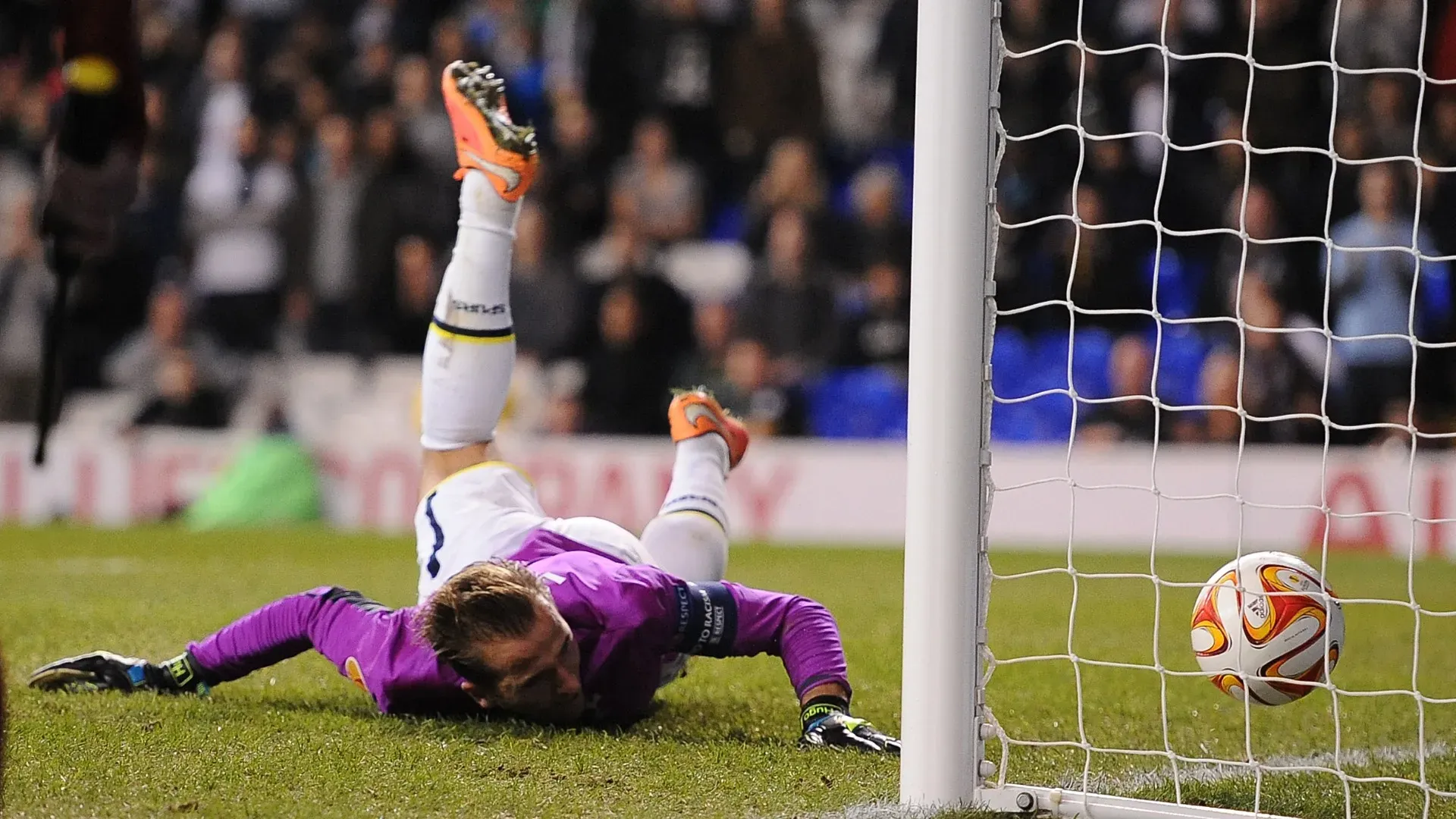 Durante il match di Europa League tra Tottenham e Asteras Tripolis, Lloris è stato espulso