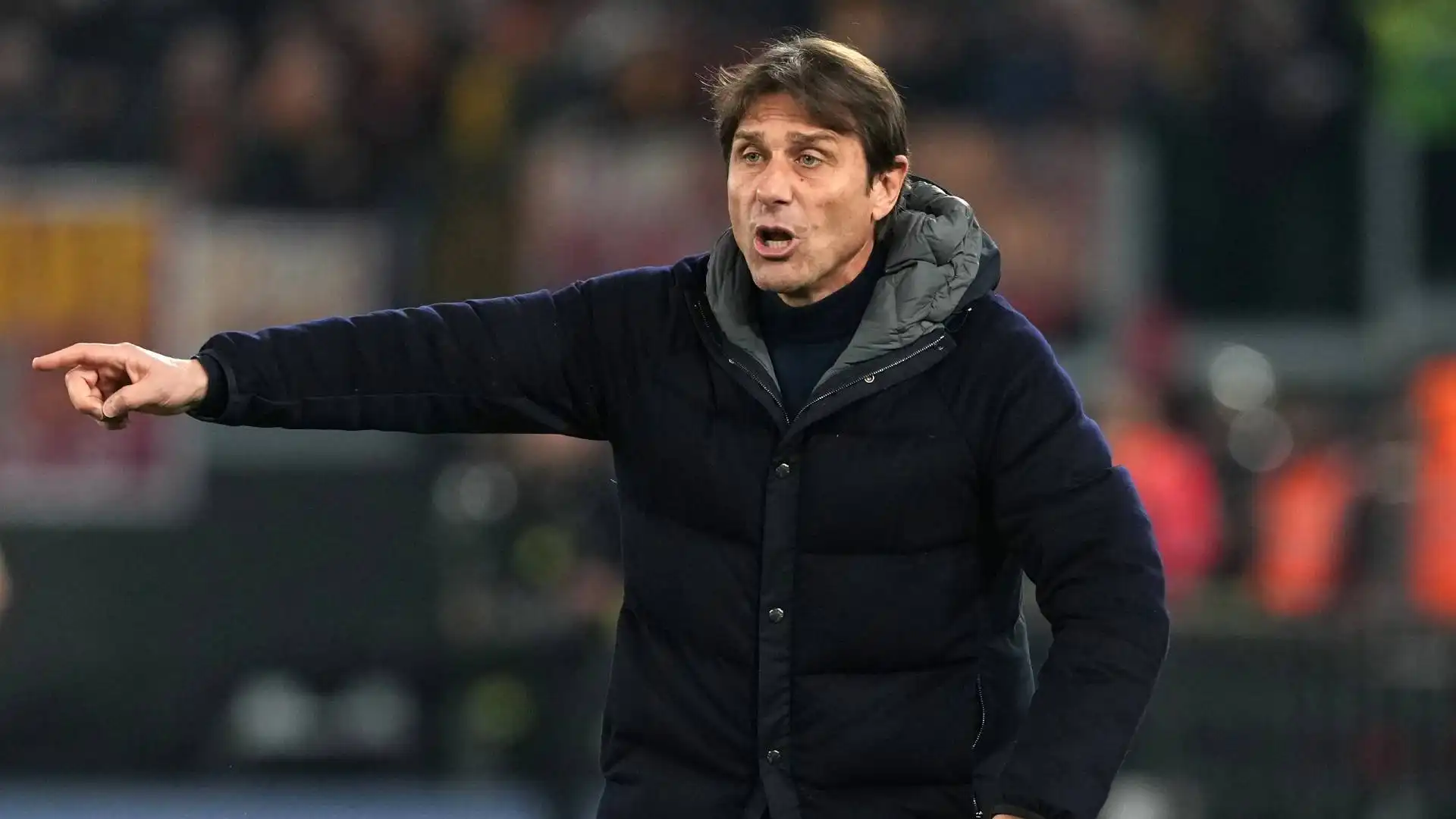 La permanenza di Antonio Conte a Napoli è in dubbio: qualcuno lo rivorrebbe alla Juventus ma c'è anche l'ipotesi Milan