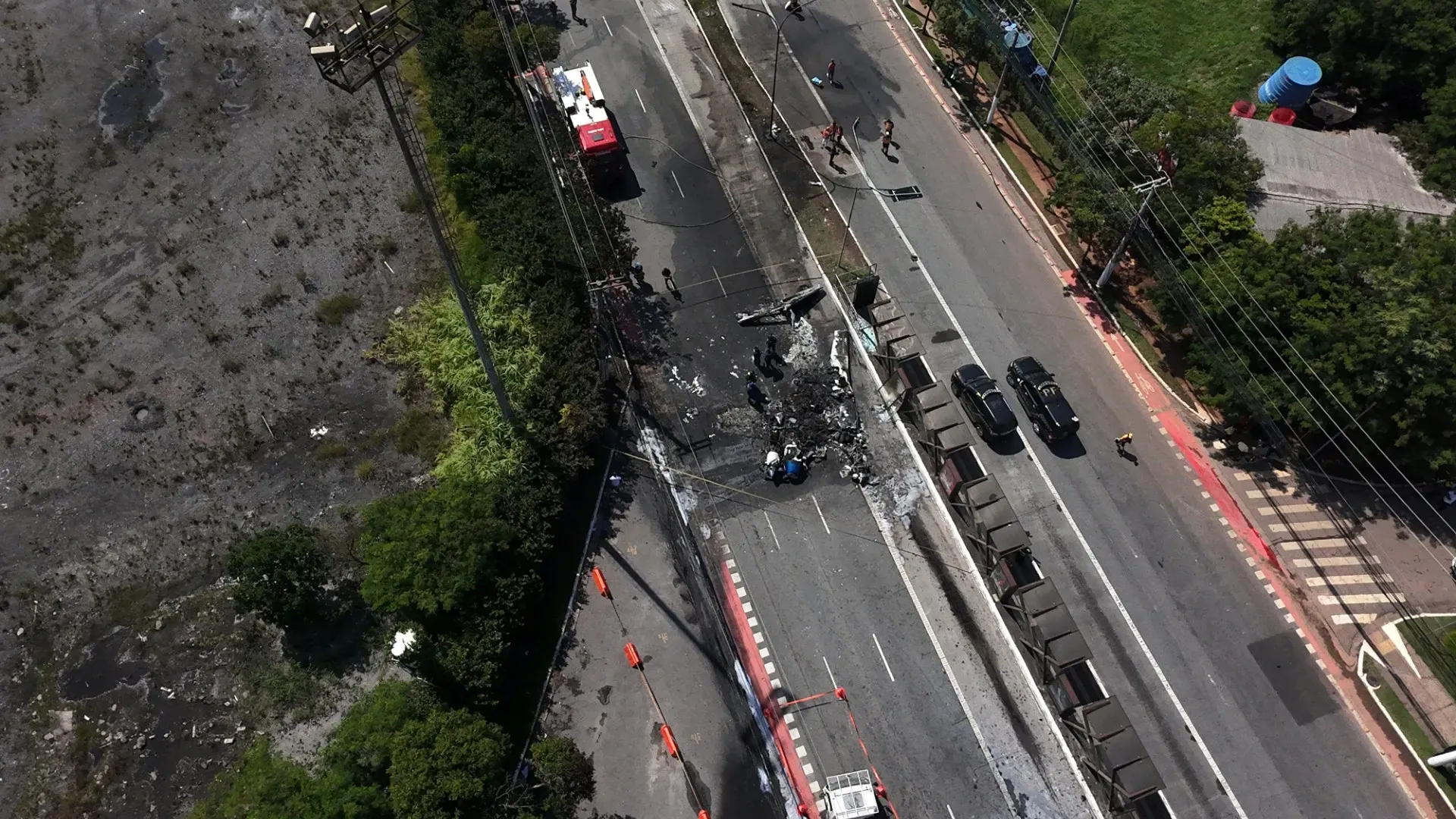 Pare che il velivolo abbia colpito un albero e abbia iniziato a perdere carburante