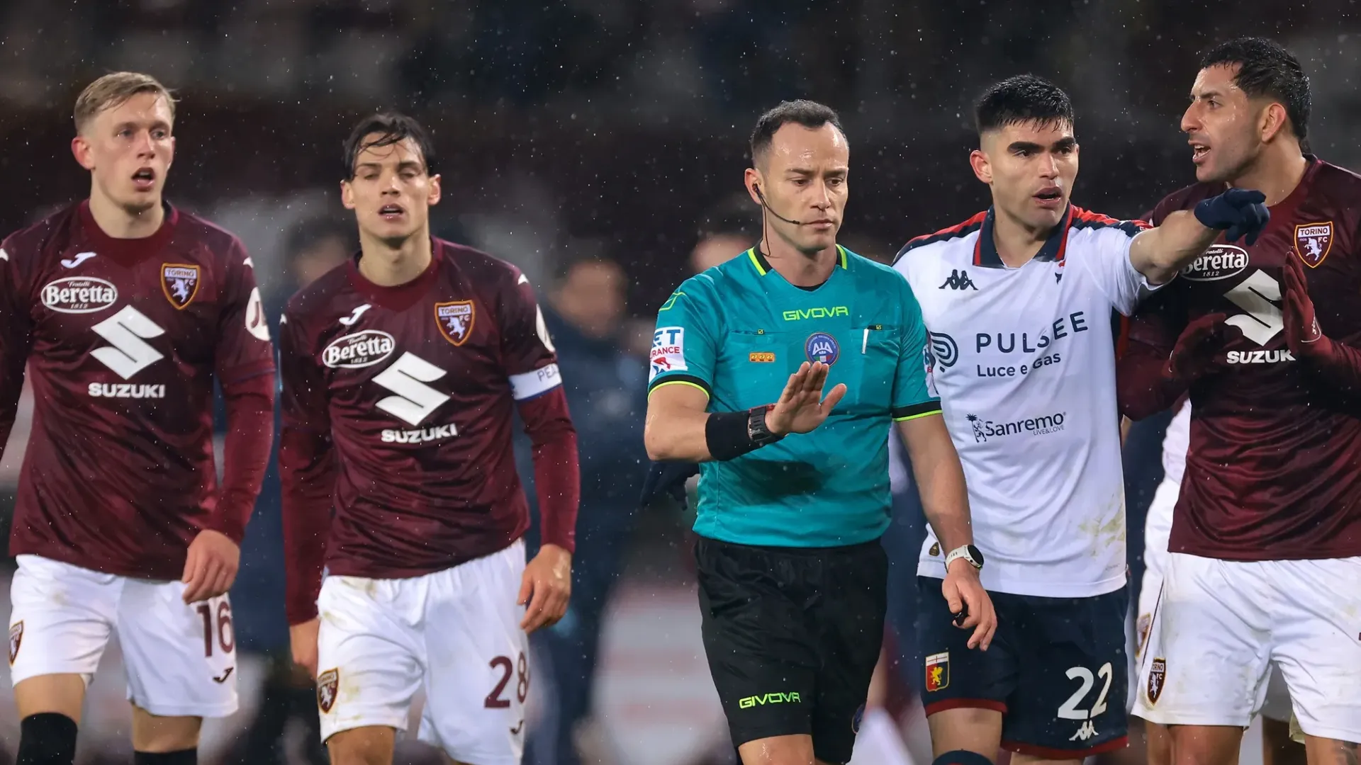 Stop anche per Ermanno Feliciani e Aleandro Di Paolo, direttore di gara e addetto al VAR di Torino-Genoa