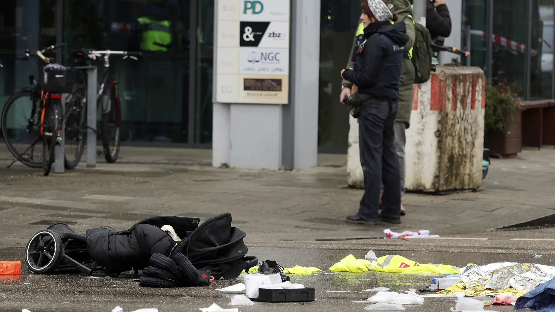 Il Bayern Monaco ha diffuso un comunicato: "Siamo sconvolti nell'apprendere dell'incidente nel centro di Monaco"