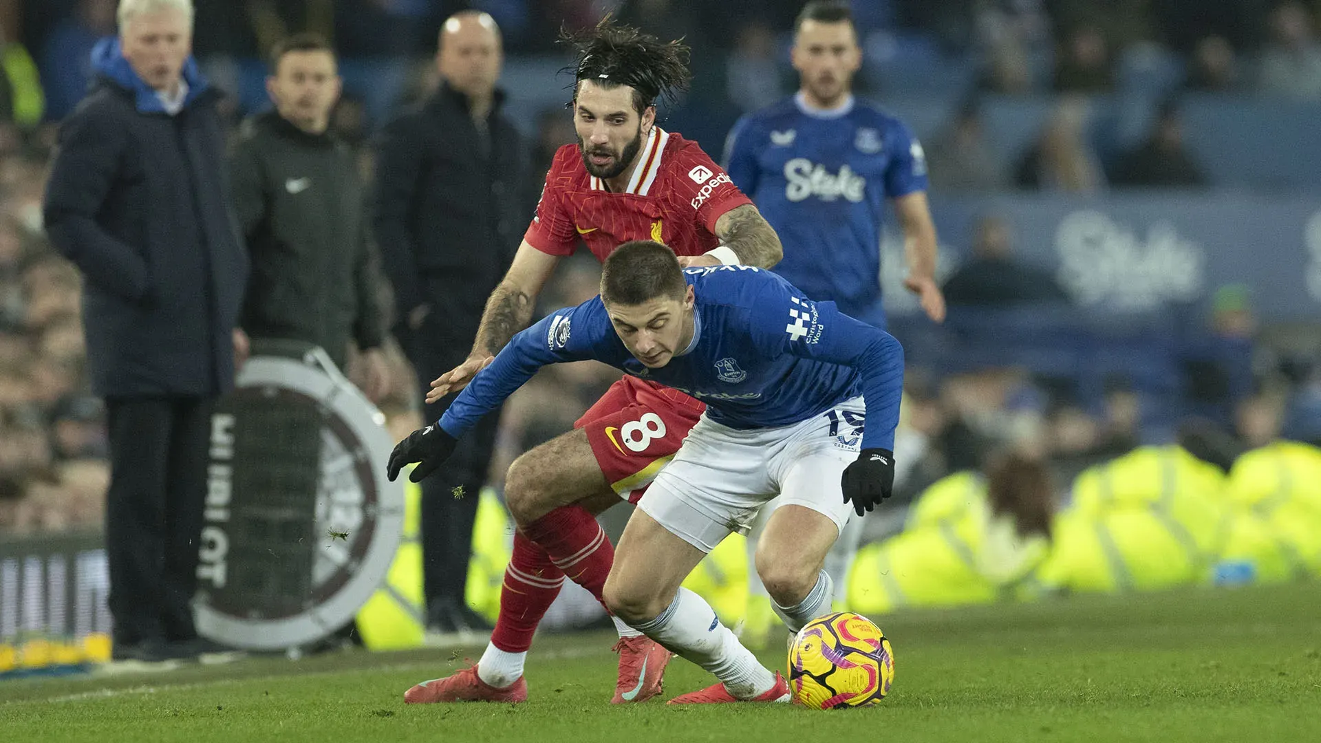 Il pareggio per 2-2 frena la corsa del Liverpool capolista in Premier League. Il distacco dei Reds dall'Arsenal è ora di 7 punti