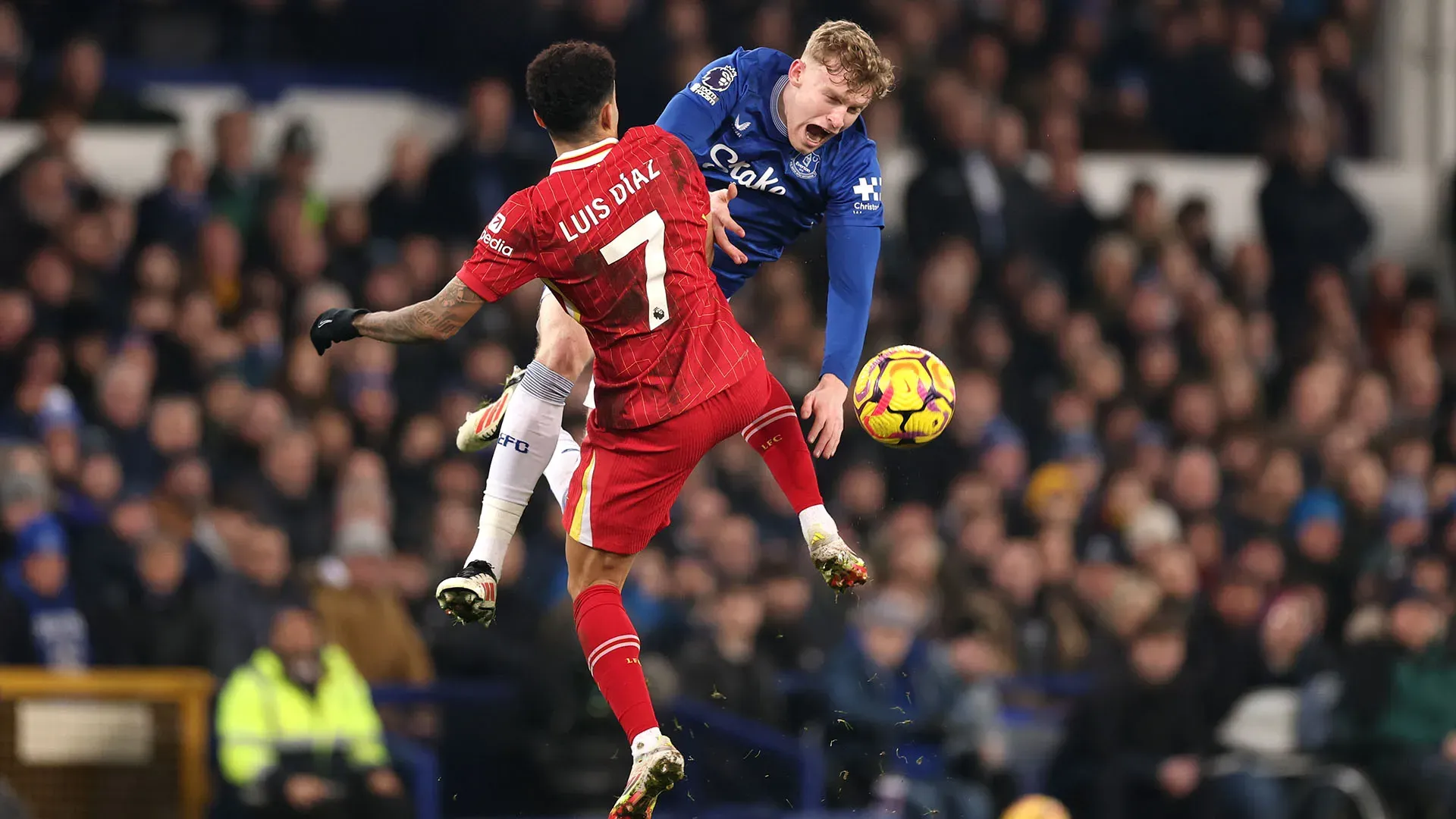 L'arbitro Michael Oliver ha espulso 4 persone, tra cui lo stesso Arne Slot