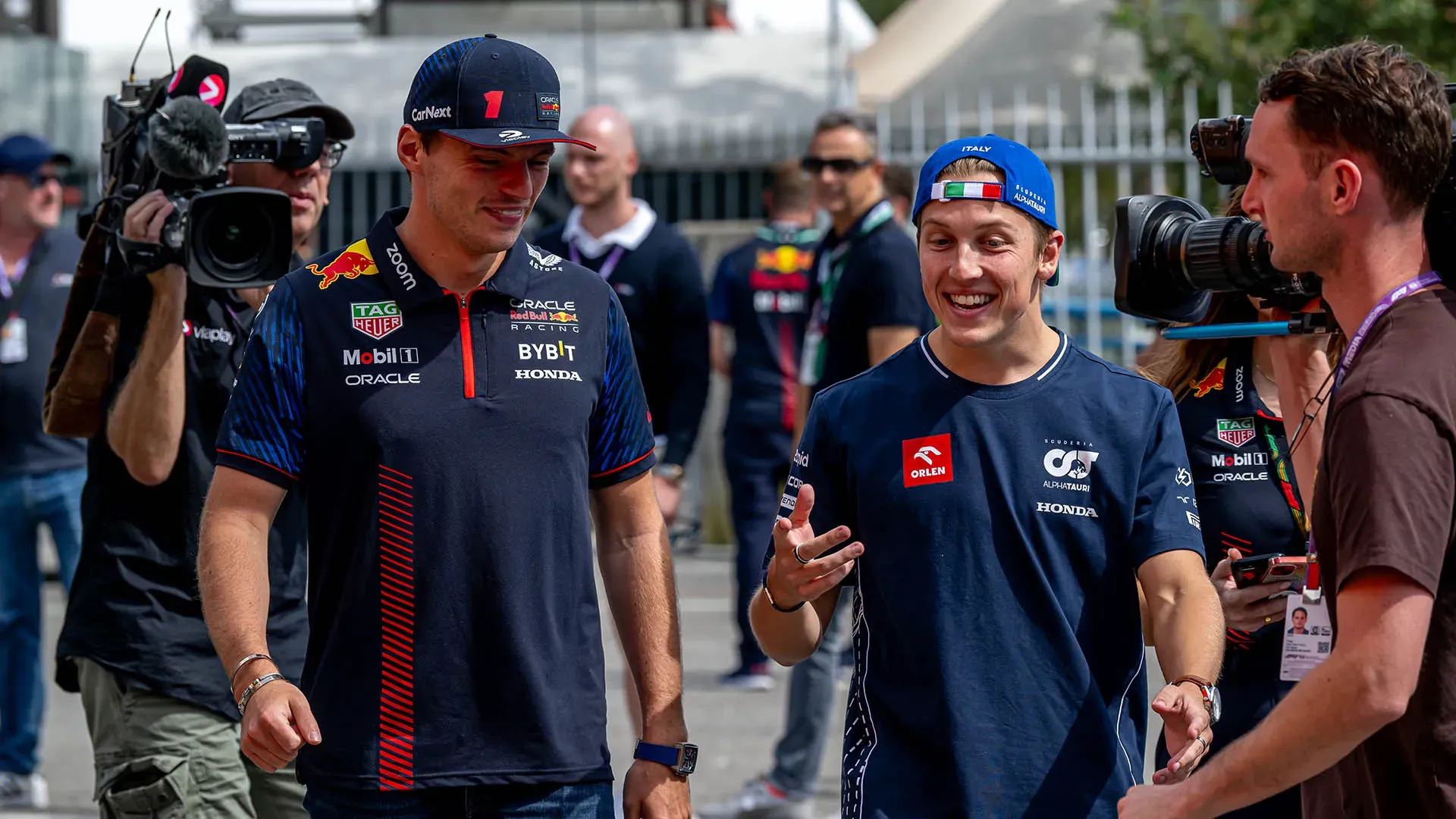 "Sono entusiasta di lavorare con un nuovo compagno di squadra", ha detto Verstappen in una intervista al sito della Red Bull