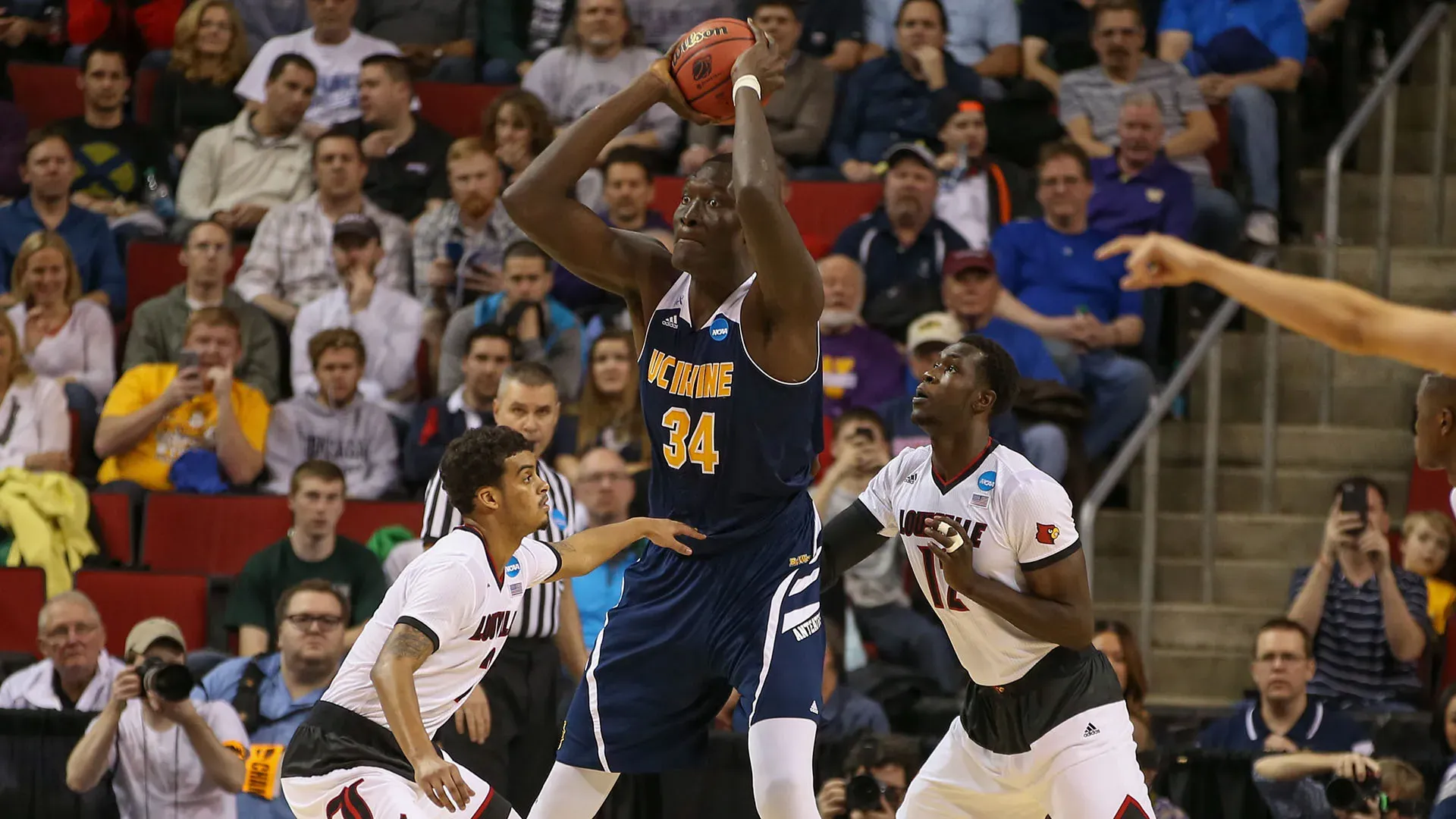 N'Diaye si è unito ai Golden State Warriors per la NBA Summer League del 2016