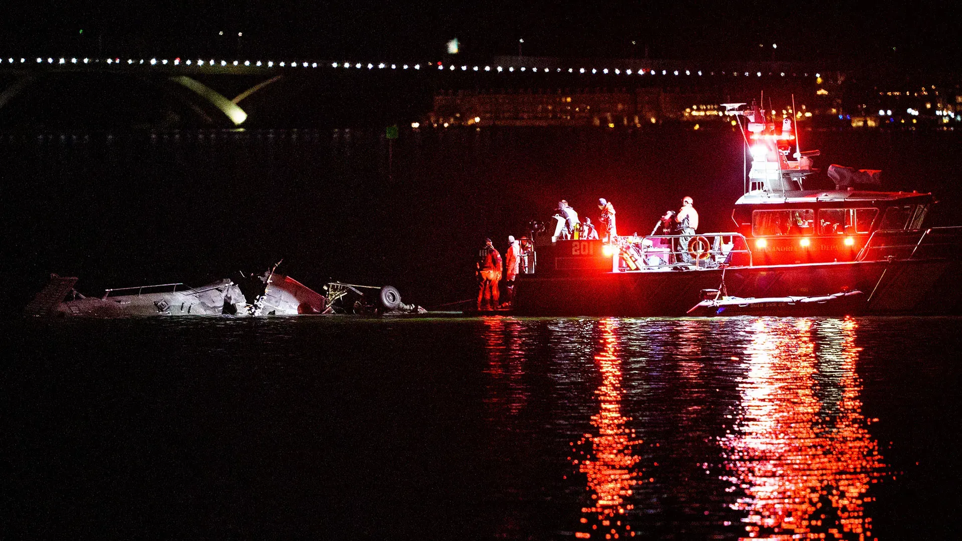 Il disastro aereo è avvenuto sopra il fiume Potomac a mezzo miglio dalla pista 33 dell'aeroporto Nazionale di Washington-Ronald Reagan di Arlington, Virginia