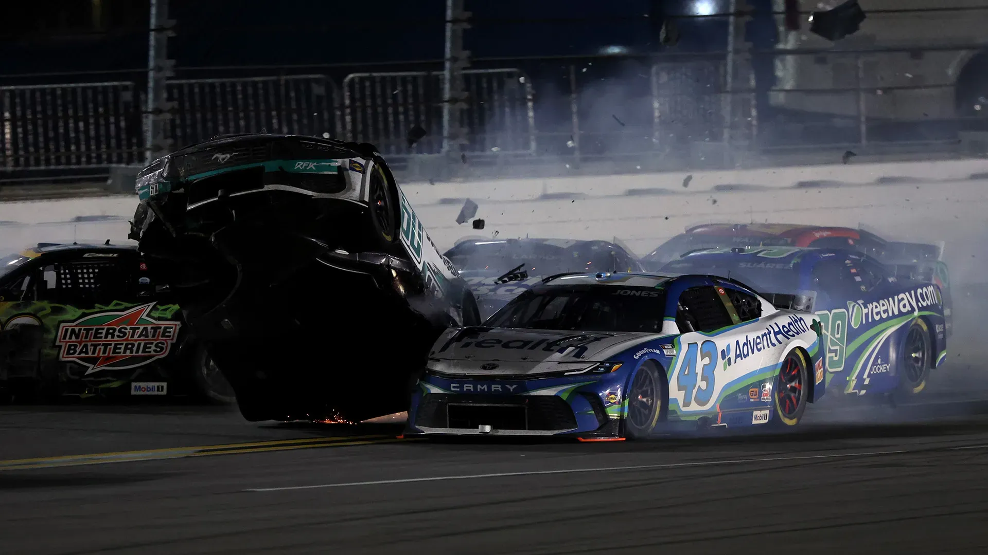 Pazzesco incidente di Ryan Preece durante la gara di NASCAR Cup Series a Daytona