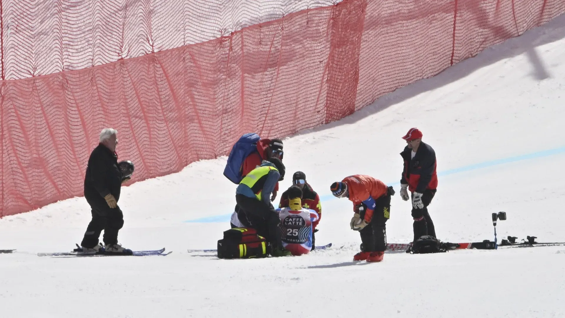 Immediati i soccorsi: i dottori sono subito entrati in pista