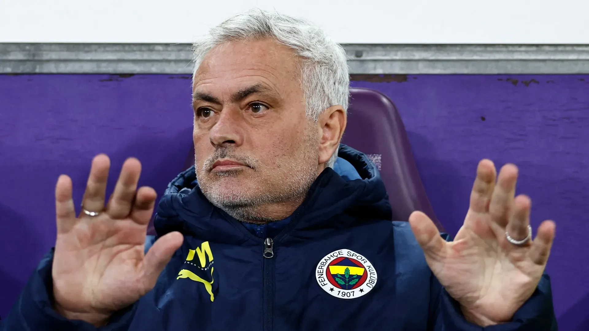 Anche Mourinho ha provato a tranquillizzare i tifosi durante gli scontri