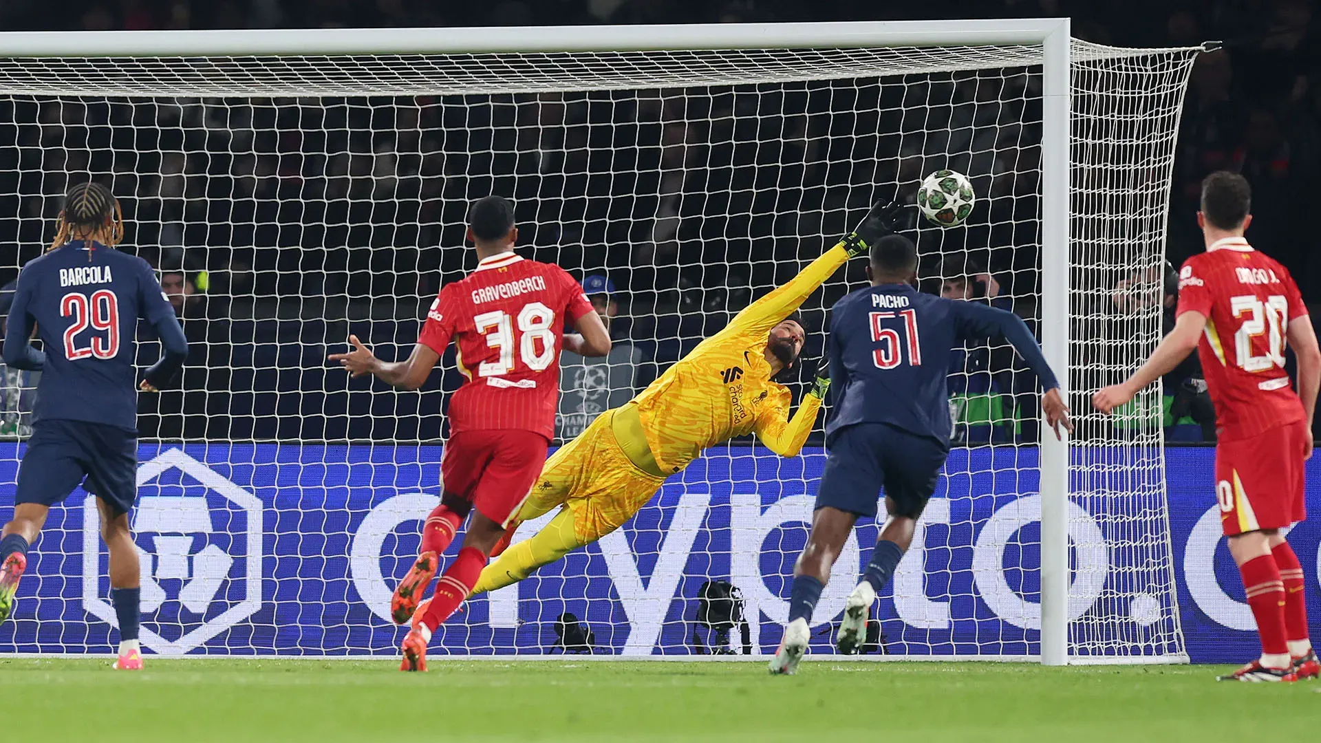 Il portiere del Liverpool è stato l'assoluto protagonista della vittoria dei Reds contro il Paris Saint-Germain