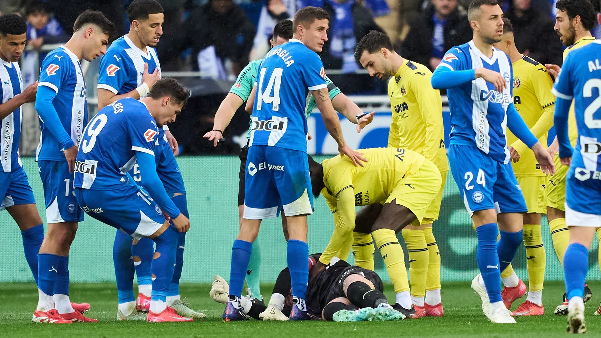 Prima di uscire dal campo, il portiere dell'Alaves è stato però clamorosamente espulso dall'arbitro