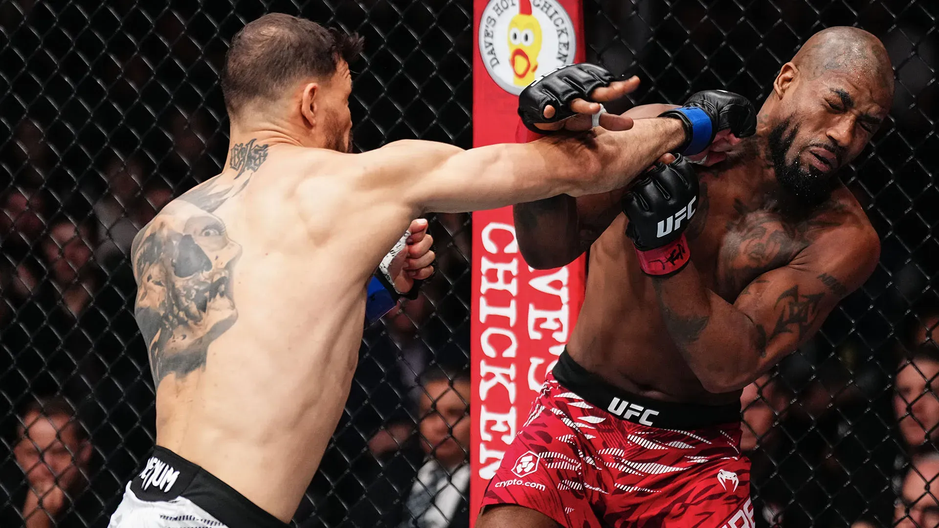 Mauricio Ruffy ha ottenuto una vittoria spettacolare nell'evento UFC 313 contro King Green