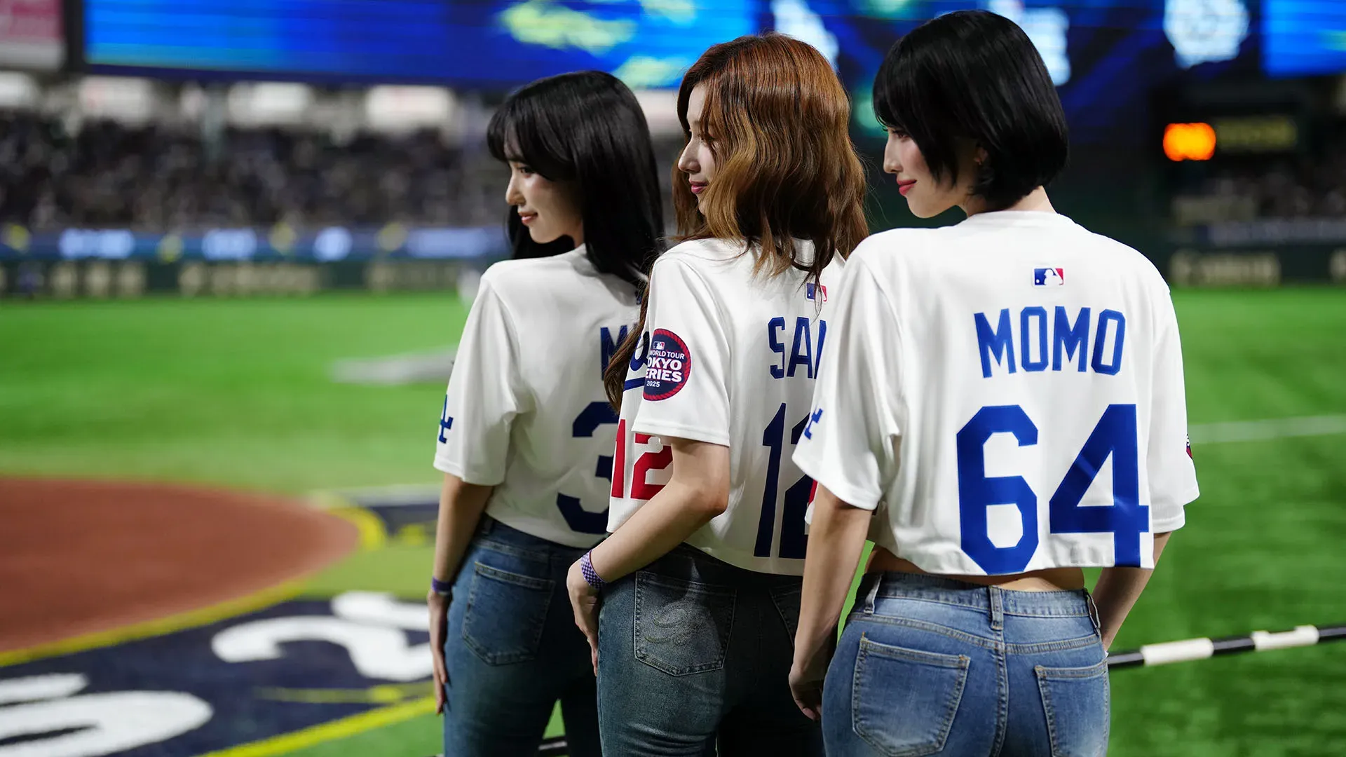 Mina, Sana e Momo compongono una subunità giapponese del gruppo femminile sudcoreano Twice