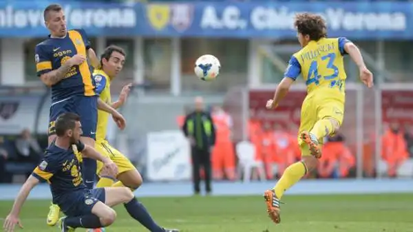 Chievo-Verona 0-1. Paloschi 5. Pochi palloni giocabili ma nella ripresa non devia un tiro-cross che andava solo spinto in rete.