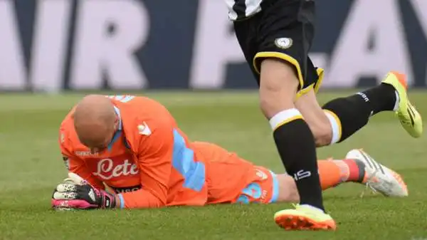 Udinese-Napoli 1-1. Reina 4. Erroracci come quello che fa pareggiare i friulani fanno capire perché, talento a parte, la sua carriera non ha mai veramente spiccato il volo.