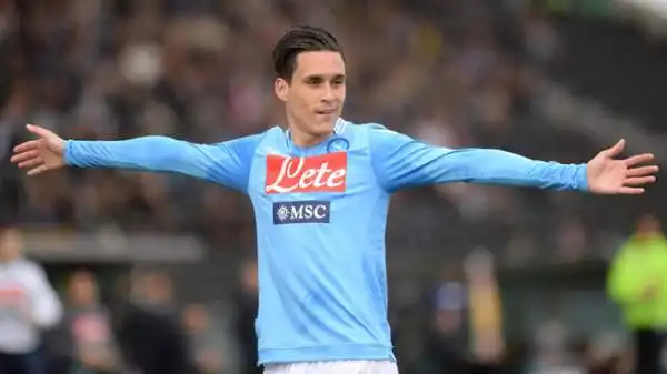 Udinese-Napoli 1-1. Callejon 7. In assenza di Higuain è lui il 'Galactico' cui si aggrappa il Napoli. Il suo destro al volo che batte Scuffet è una gemma da consegnare al libro del campionato.