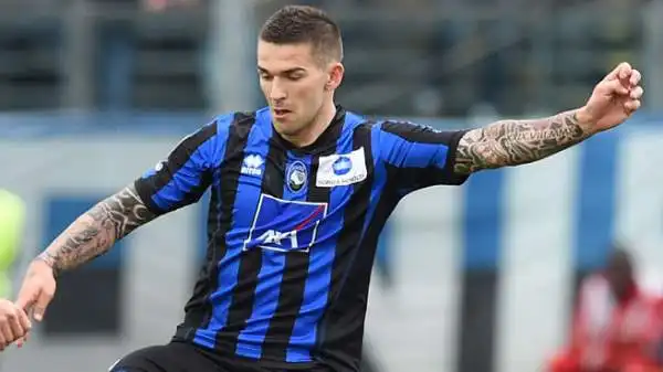 Atalanta-Verona 0-2. Livaja 4,5. Questo croato somiglia sempre più a una scommessa persa. Sfiora il gol dopo pochi secondi, poi sbaglia molto, viene ammonito e, sostituito, polemizza. Contento lui...