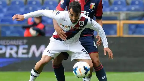 Genoa-Cagliari 1-2. Sau 7. Cambia l'equilibrio della gara di Marassi con il gol del pareggio e tanto lavoro, che permette anche a Ibarbo di portare i tre punti in Sardegna.