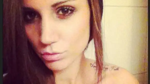 La 23enne svizzera Aurelie Bollier, fischietto di calcio, si diletta a postare le sue foto hot sui social network.