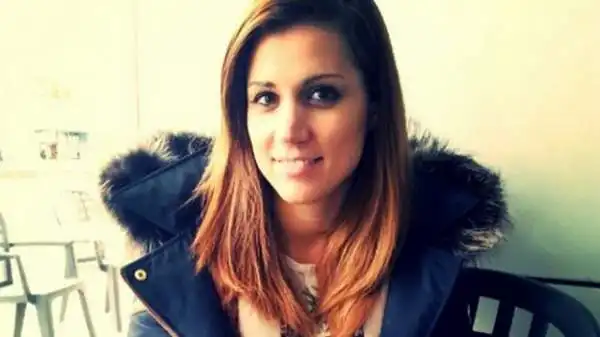 La 23enne svizzera Aurelie Bollier, fischietto di calcio, si diletta a postare le sue foto hot sui social network.