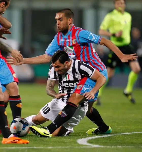 Juventus inarrestabile. I bianconeri espugnano Catania con la rete di Tevez..