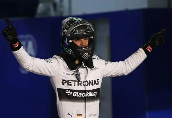 Qualifiche in Bahrain dominate dalle Mercedes, Rosberg in pole. Male la Ferrari indietro Alonso, Raikkonen e Vettel (fuori nel Q2).