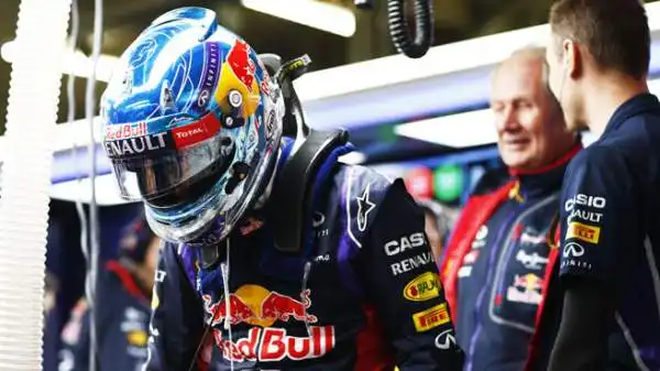 Vettel 5,5. Cercasi quattro volte campione del mondo. Al via sembra tornato quello dei giorni migliori, poi ancora una volta affonda nel confronto con Ricciardo, che gli sta togliendo parecchio smalto