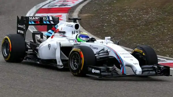 Massa 6,5. Scatta come un leprotto allo spegnimento delle luci, poi si scontra con Alonso (ci risiamo) e gli va bene. La sorte si vendica al primo pit stop. Il solito Felipe, promette e non mantiene.