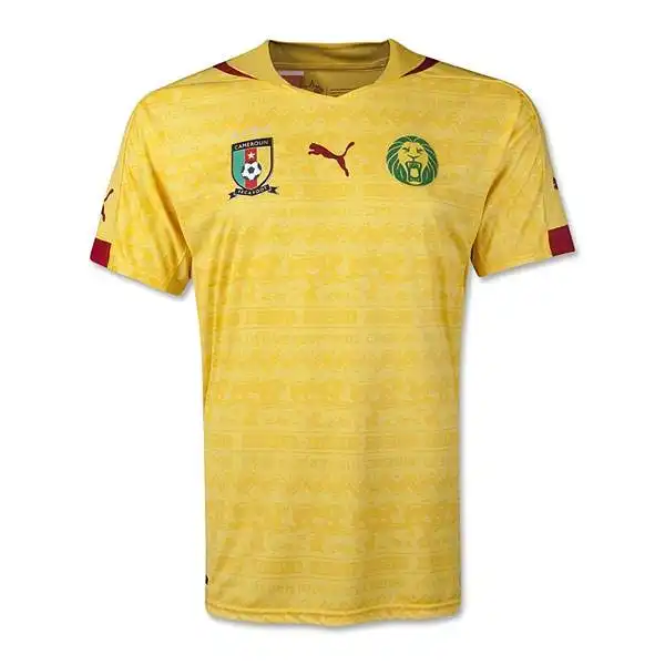 Giallo tenue per la seconda maglia del Camerun.