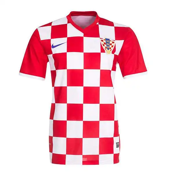 Gli scacchi sono il punto di forza della maglia della Croazia.