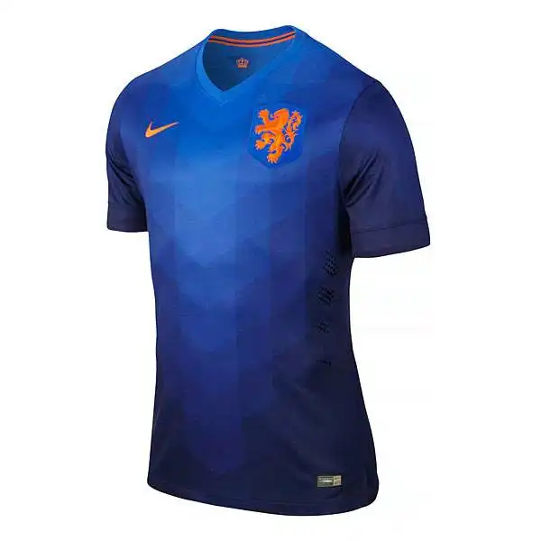 Varie tonalità di blu per la seconda maglia dell'Olanda.