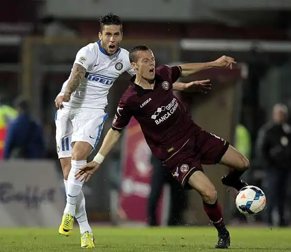 Partita ricca di emozioni al Picchi, finisce in parità 2-2 tra Livorno e Inter: Paulinho ed Emeghara rimontano le reti di Hernanes e Palacio.