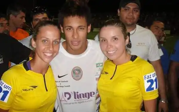 Lavorando nel mondo del calcio, ovviamente i suoi idoli non possono che essere gli eroi della Seleçao, a partire da Neymar.