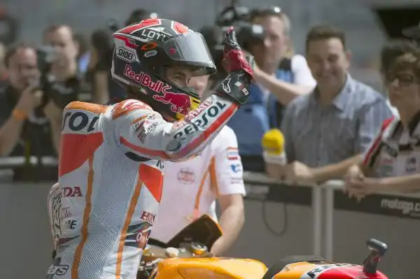 Marquez in pole, Rossi sesto. Lo spagnolo partirà davanti a Pedrosa e Bradl, Valentino in seconda fila dietro a Espargaro e Lorenzo.