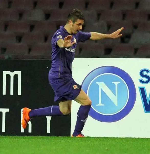Fiorentina, colpaccio al San Paolo. I viola si impongono per 1-0 sul Napoli grazie alla rete di Joaquin. Espulso Ghoulam al 37'.